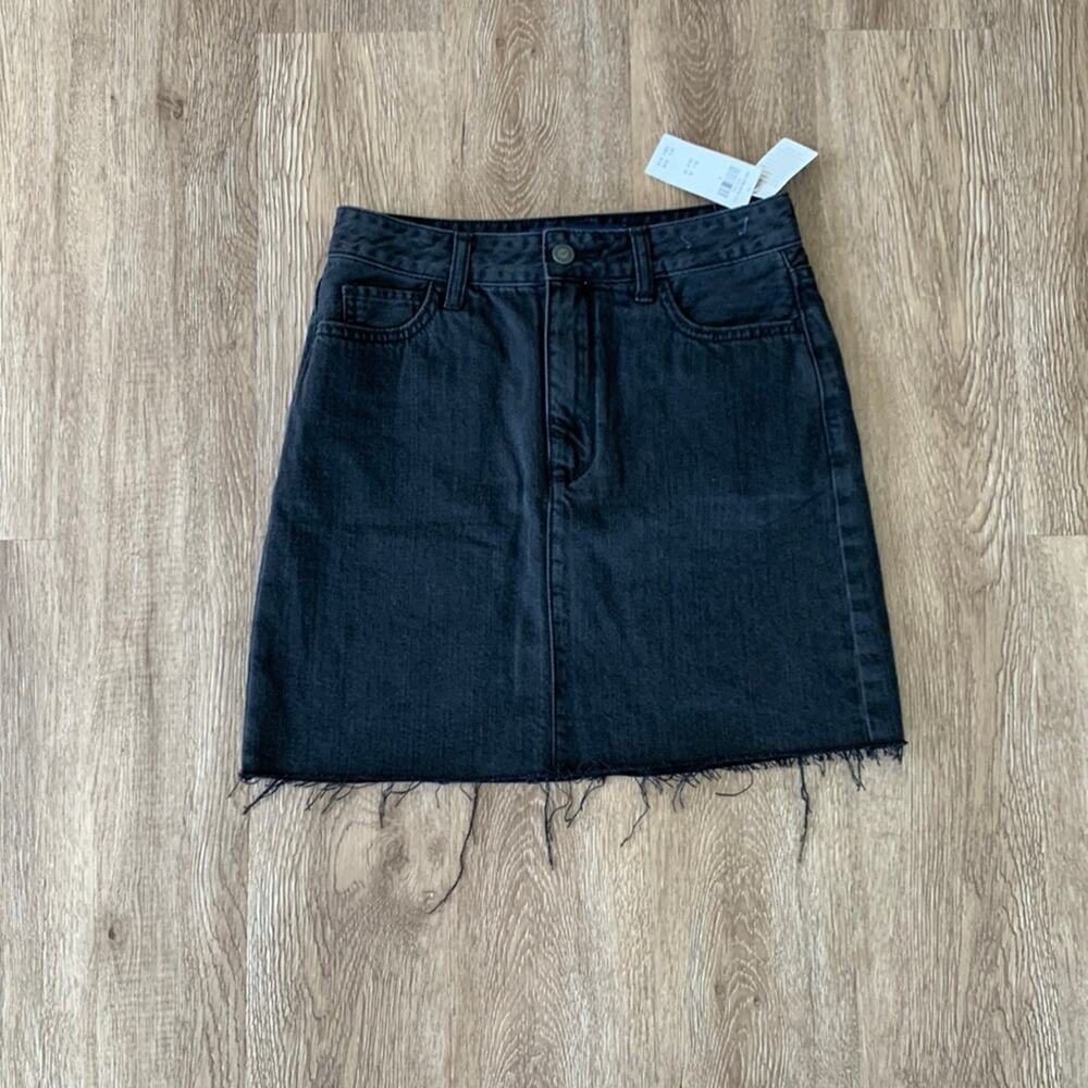 NWT Hollister Ultra High Rise Black Jean Skirt Size 5 Raw Hem 100% Cotton